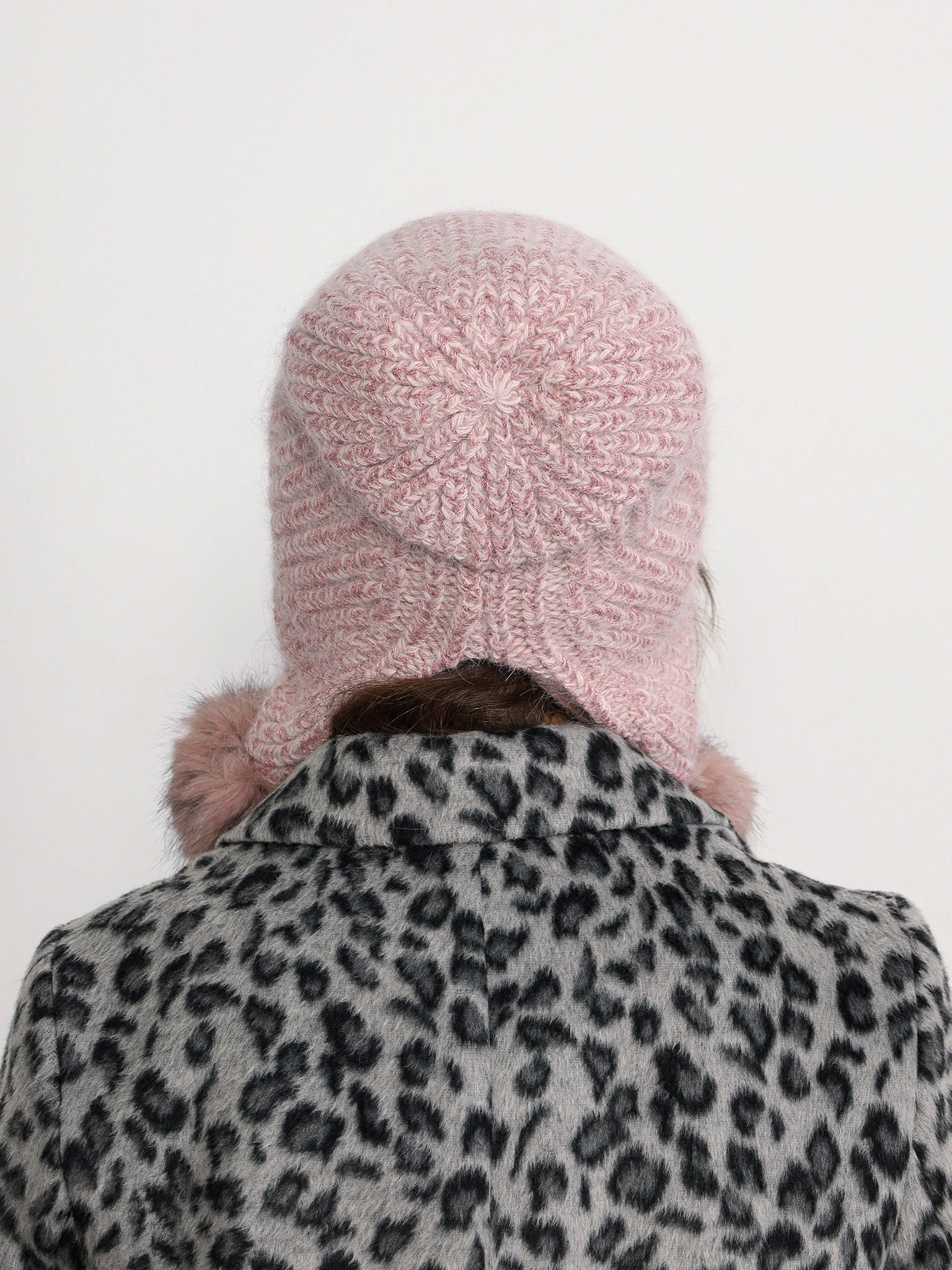 Шапка-капор из ангоры с нейлоном с меховыми помпонами с люрексом в ассортименте